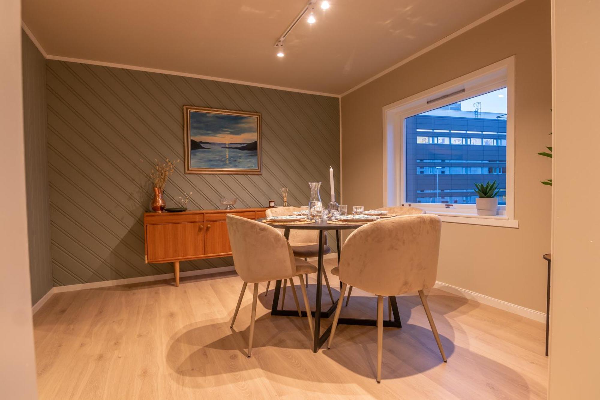 Cozy And Spacious Apartment In City Centre Tromso Exterior photo