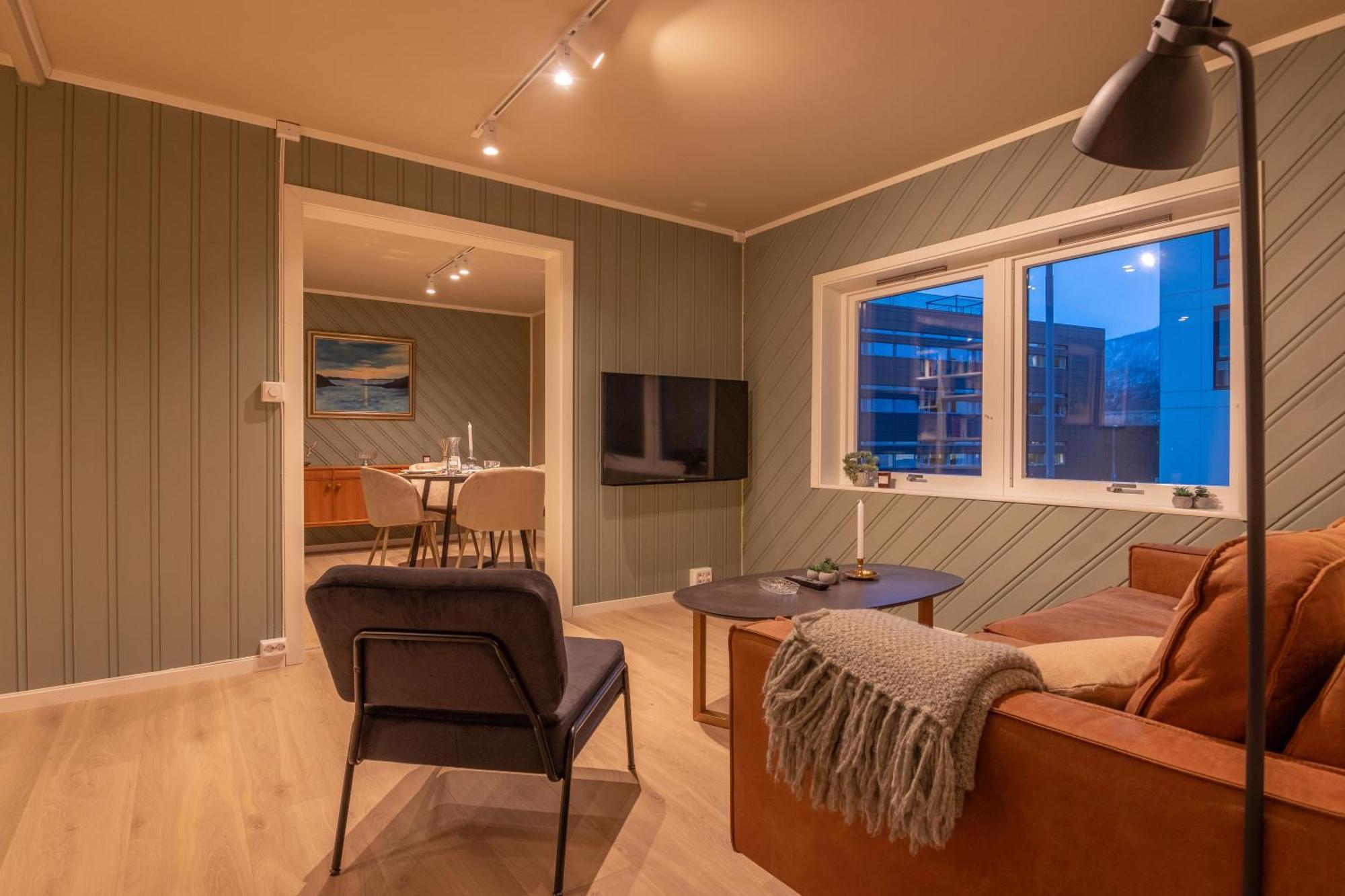 Cozy And Spacious Apartment In City Centre Tromso Exterior photo